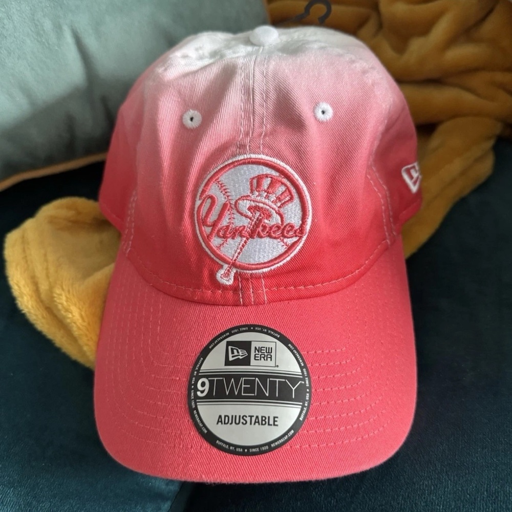New York Yankees Baseball Ombré Pink New Era 920 Strapback Cap